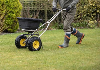 Yard Fertilization in Ventura County, CA